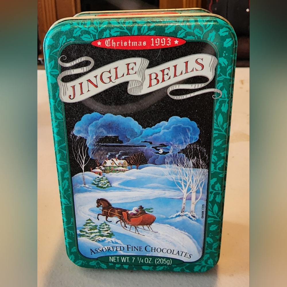 VINTAGE HALLMARK CROWN VINTAGE JINGLE BELLS CHOCOLATE CHRISTMAS CANDY TIN 1993